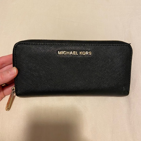 Black Michael Kors Wallet - Picture 1 of 6